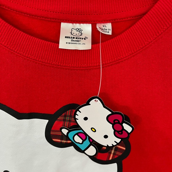 NWT Hello Kitty Holiday Christmas Sweatshirt Women’s XL - Picture 4 of 9